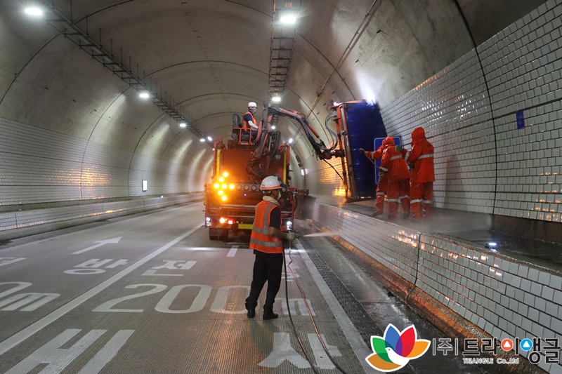 f5bc44e0c865dccbcb4bb8f5065d8ffb_1661836