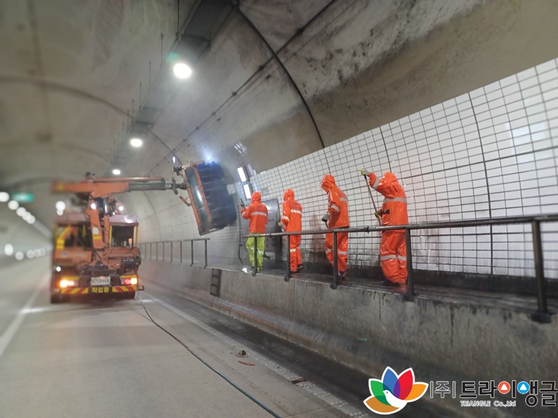 f5bc44e0c865dccbcb4bb8f5065d8ffb_1661839