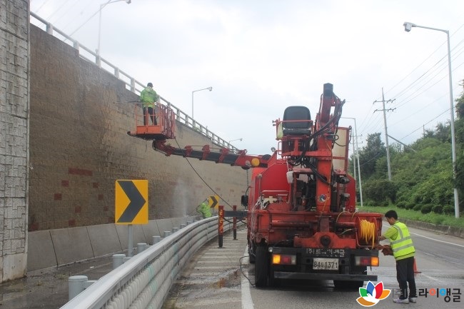 6fcf79a4c8d25e94d03c5408bdd78082_1490665