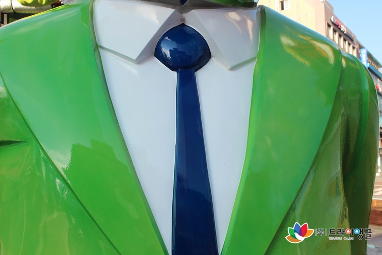 3f03276cbe428a7086d21a9651cf9a42_1539146