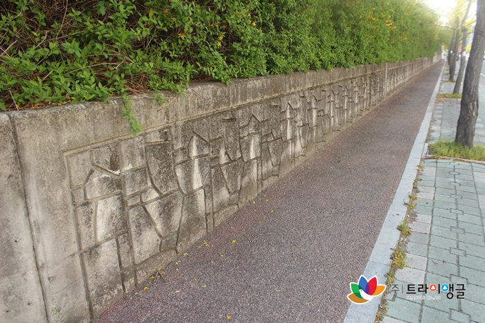 4629281afc6e0219611608f9a483c40b_1555400