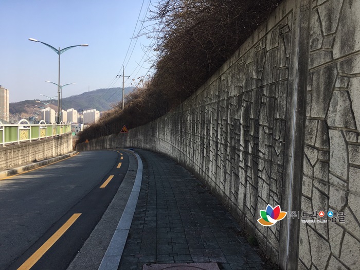 4629281afc6e0219611608f9a483c40b_1555400