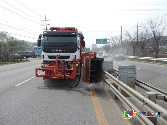 83a8e3ee8ee1baac104a811a9e91fb31_1555295