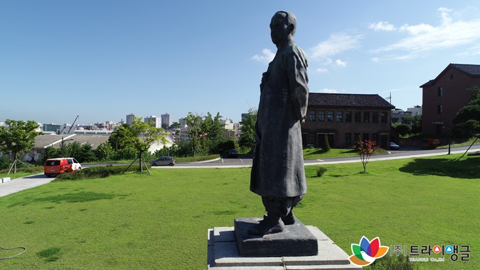 27e5c7ce93a459a923f59b1566b7edfa_1567910